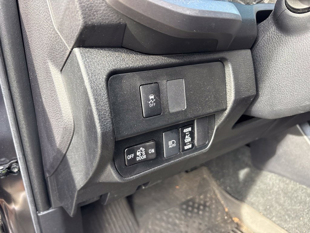 Used 2021 Toyota Tacoma TRD Off-Road w/ TRD Premium Off Road Package AWD/4WD image 18