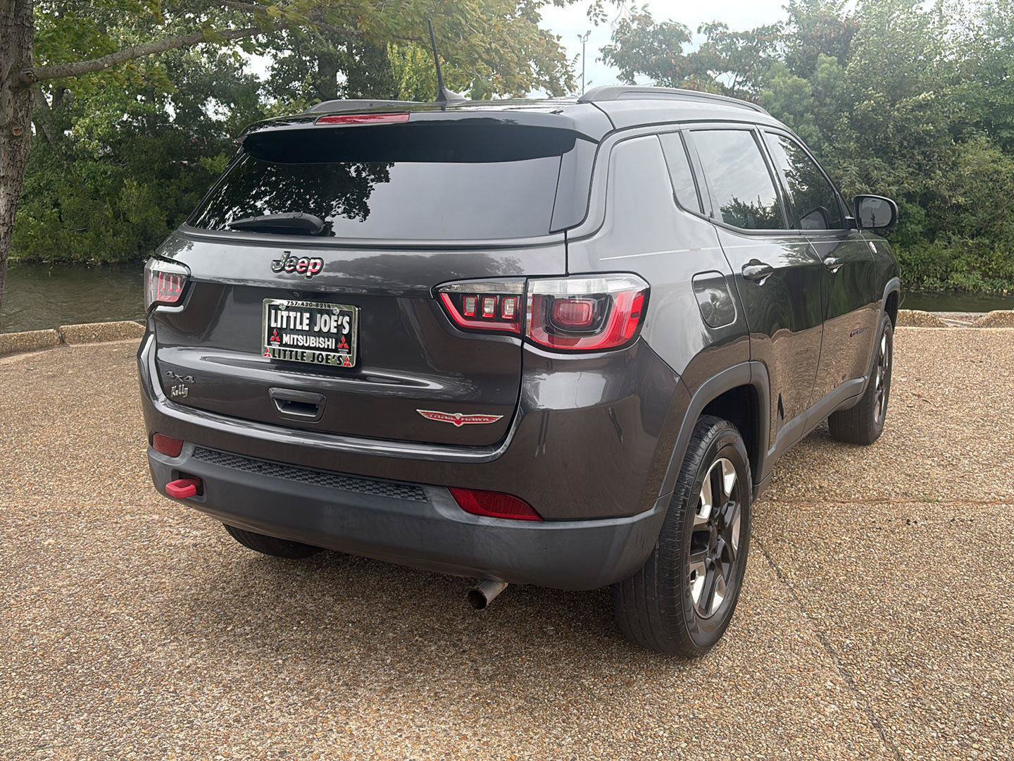 Used 2017 Jeep Compass Trailhawk w/ Popular Equipment Group AWD/4WD image 4