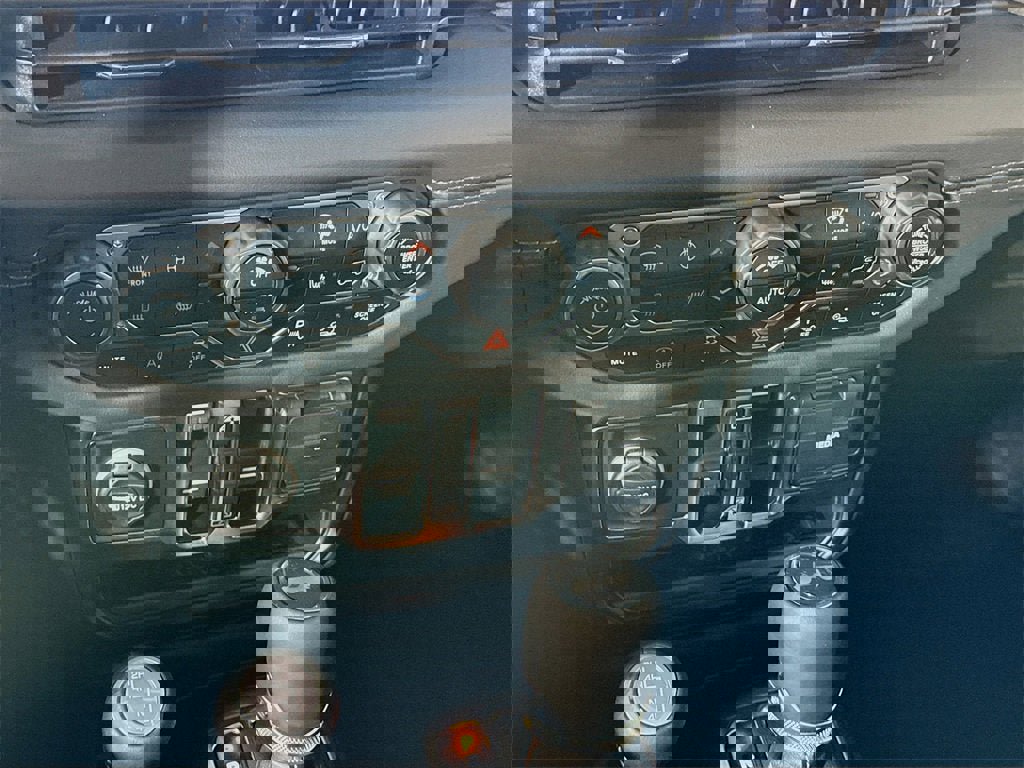 Used 2025 Jeep Wrangler Sahara w/ Safety Group image 9