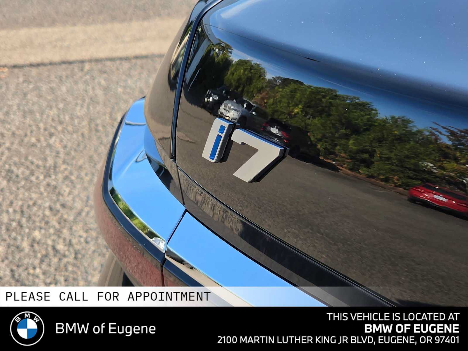 Used 2025 BMW i7 eDrive50 w/ M Sport Package RWD image 16