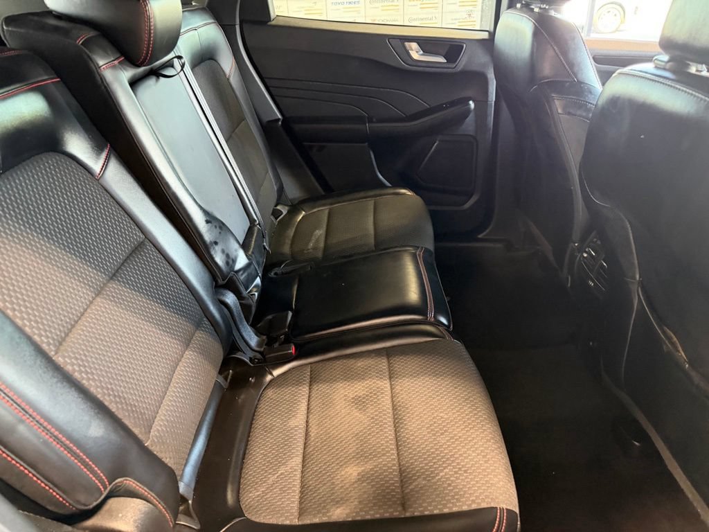 Used 2023 Ford Escape ST-Line FWD image 12