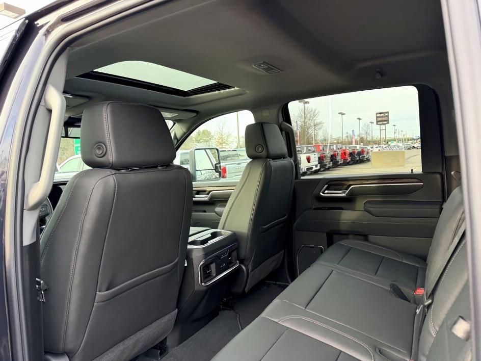 New 2026 GMC Sierra 2500 SLT w/ SLT Premium Package image 7