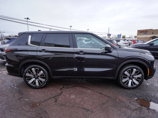 New 2026 Mitsubishi Outlander SE AWD/4WD image 4