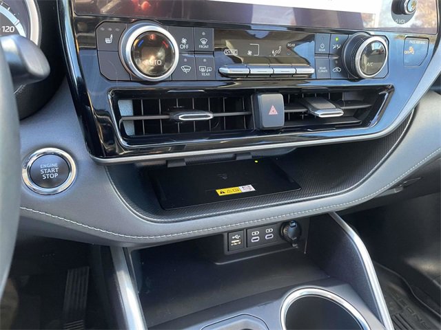 Used 2023 Toyota Highlander XLE image 32