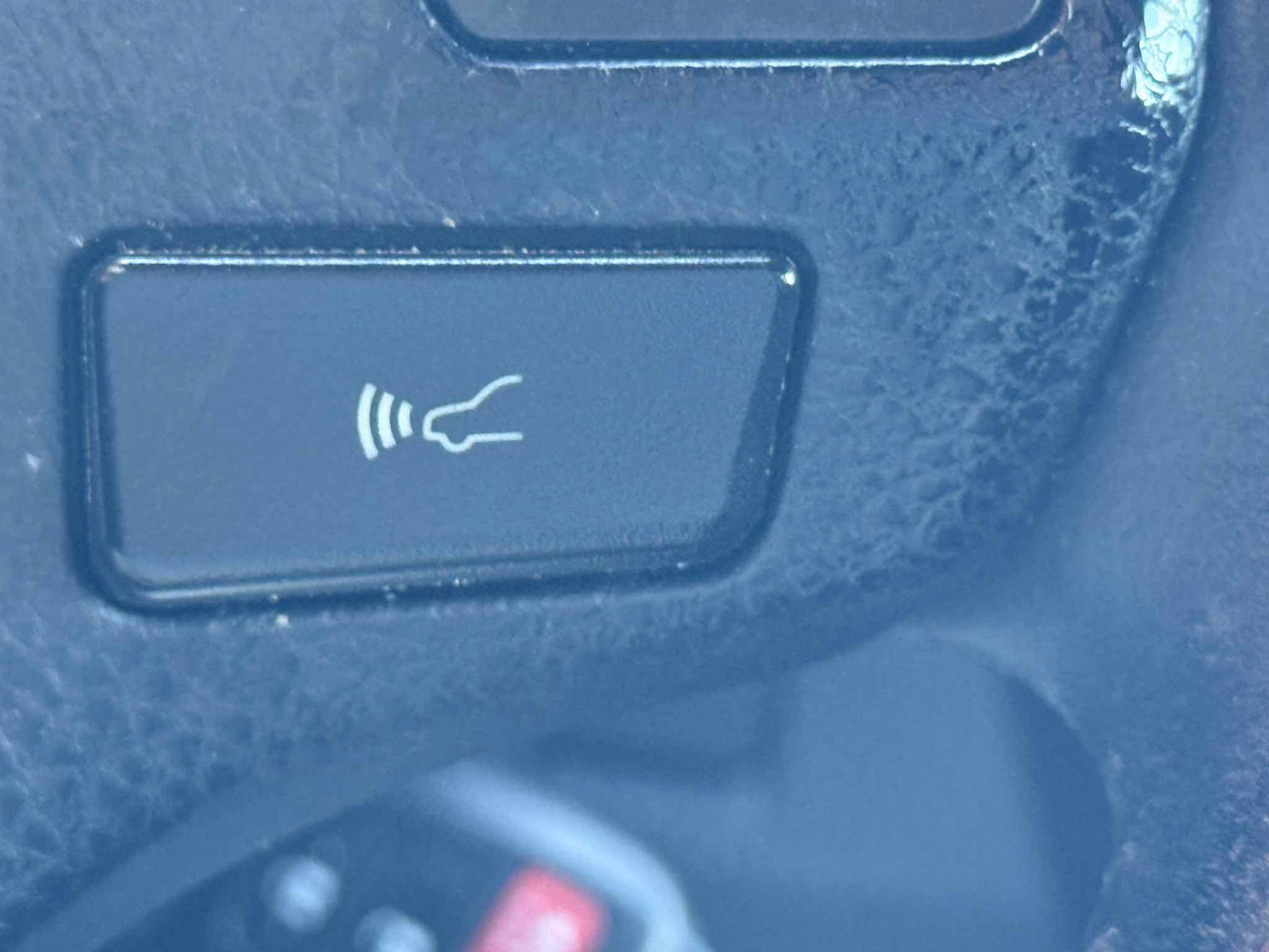 Used 2018 Toyota RAV4 SE w/ All Weather Liner Package FWD image 34
