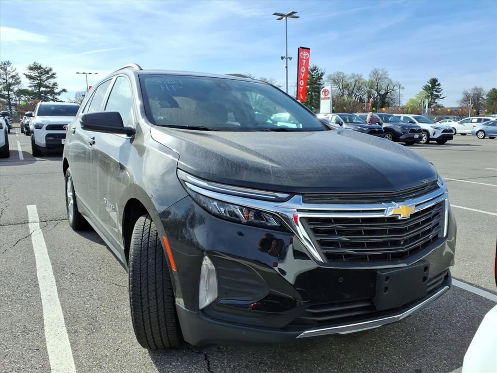 Used 2022 Chevrolet Equinox LT image 2