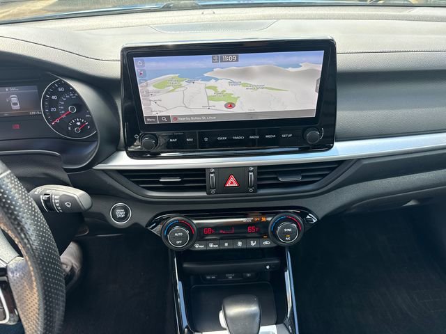 Used 2023 Kia Forte GT-Line w/ GT-Line Premium Package image 11