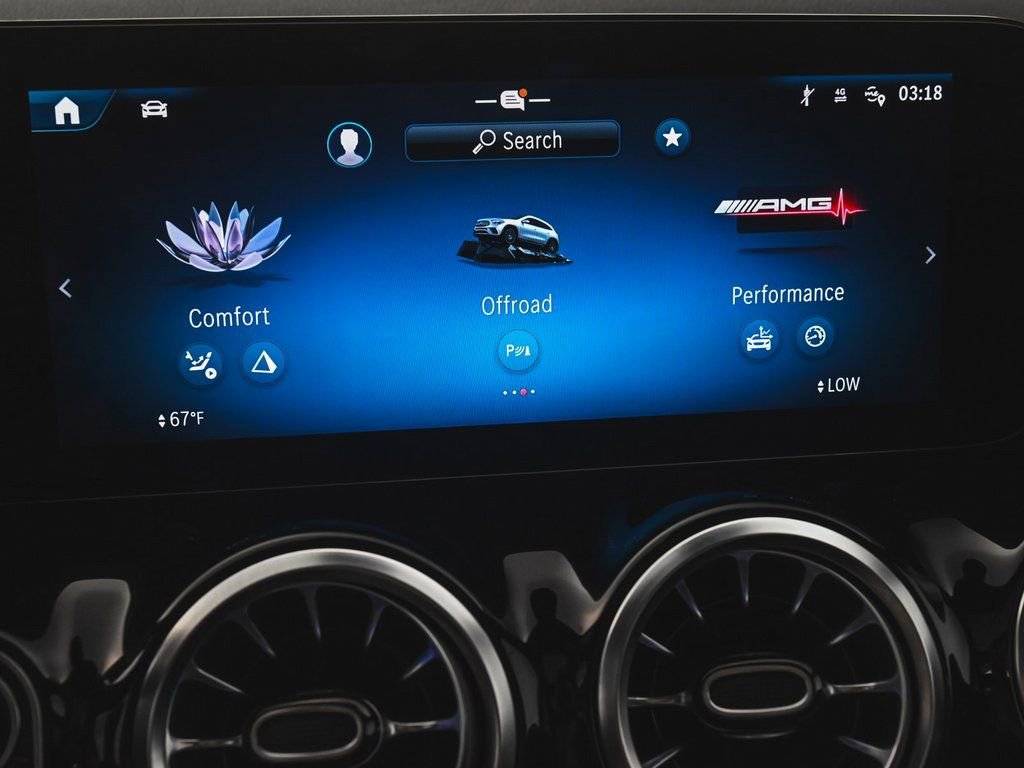 Used 2024 Mercedes-Benz GLA 35 AMG 4MATIC image 23