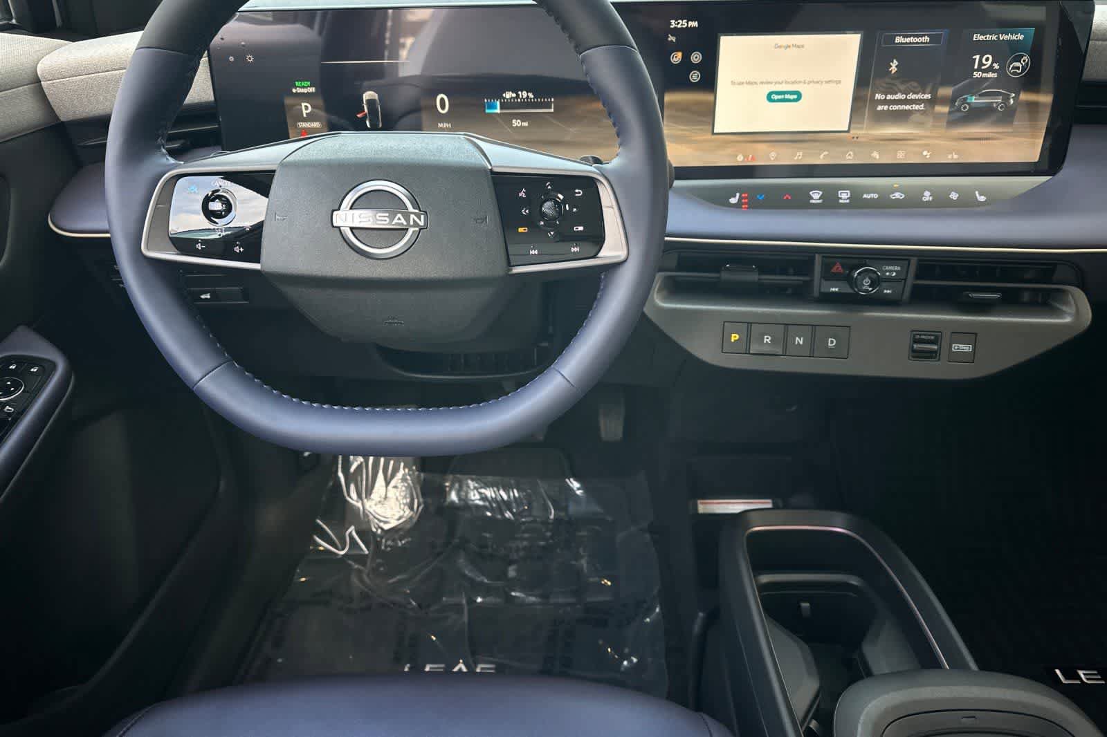 New 2026 Nissan Leaf Platinum+ w/ Cargo Package (Platinum+) FWD image 16