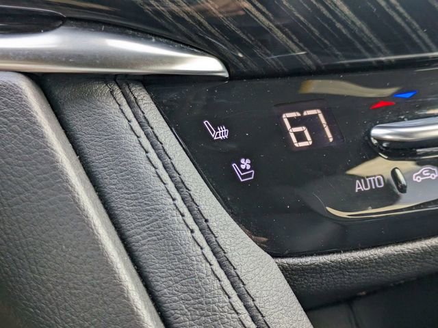 Used 2025 Cadillac XT6 Premium Luxury image 31