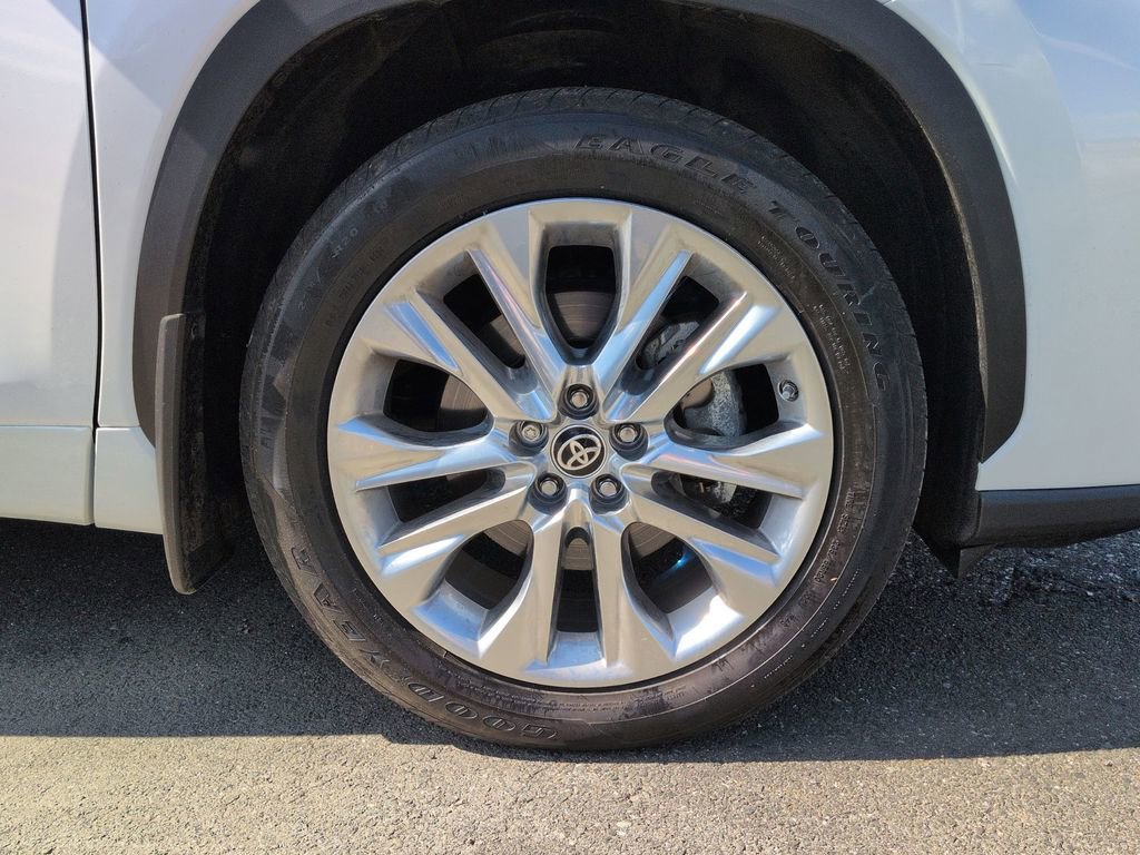 Used 2024 Toyota Highlander Limited AWD/4WD image 27