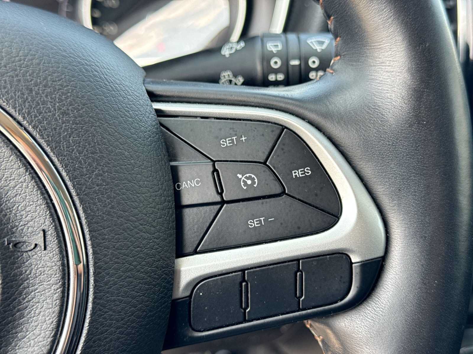 Used 2018 Jeep Compass Limited w/ Navigation Group AWD/4WD image 23