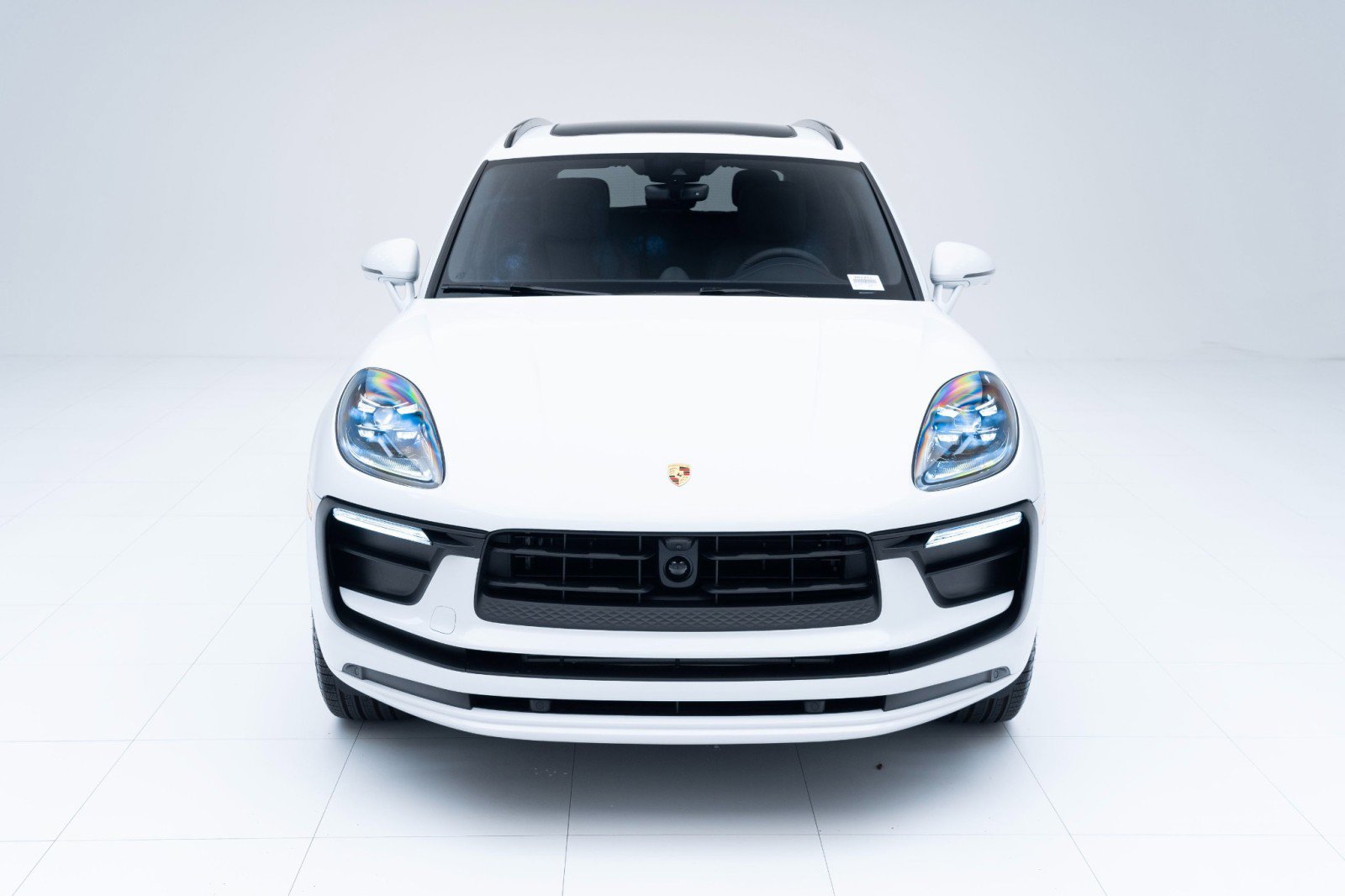 New 2025 Porsche Macan image 6