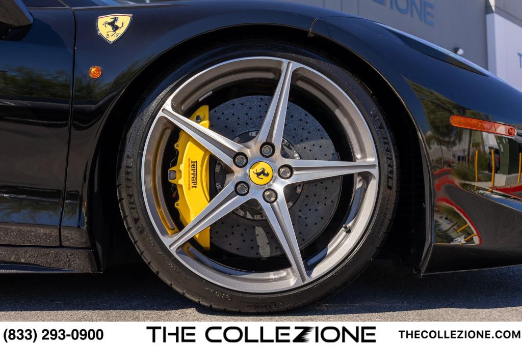 Used 2015 Ferrari 458 Spider RWD image 40