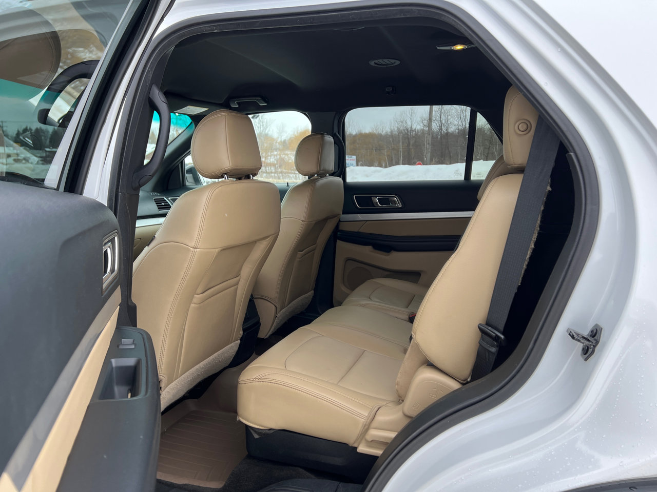 Used 2016 Ford Explorer XLT w/ Equipment Group 202A image 35