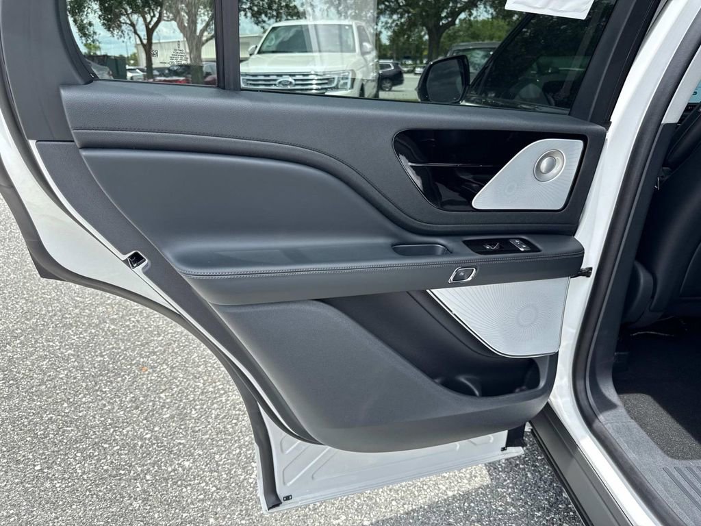 New 2025 Lincoln Aviator Reserve w/ Equipment Group 201A image 13