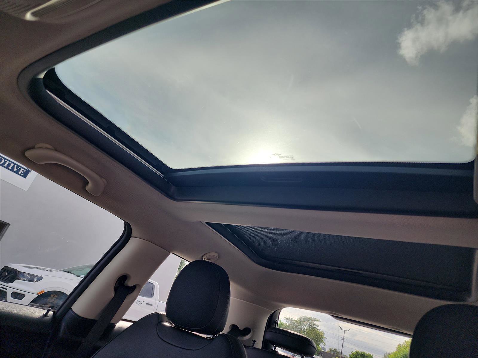 Used 2015 MINI Cooper S image 17