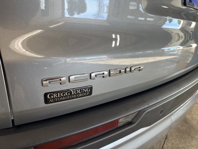 Used 2025 GMC Acadia Elevation image 12