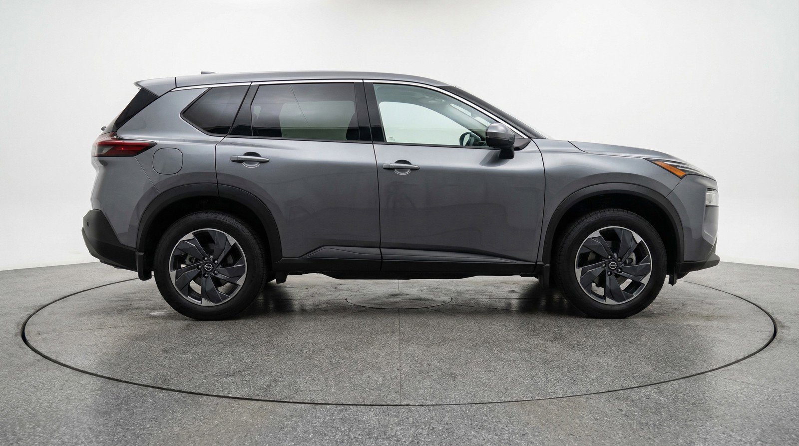 Used 2025 Nissan Rogue SV AWD/4WD image 9