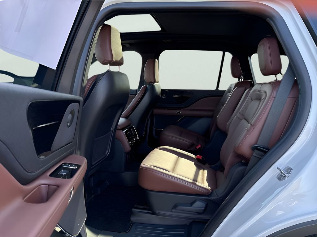 Used 2025 Lincoln Aviator Reserve image 23