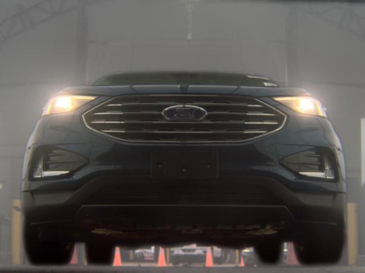 Used 2020 Ford Edge SEL w/ Cold Weather Package AWD/4WD image 2
