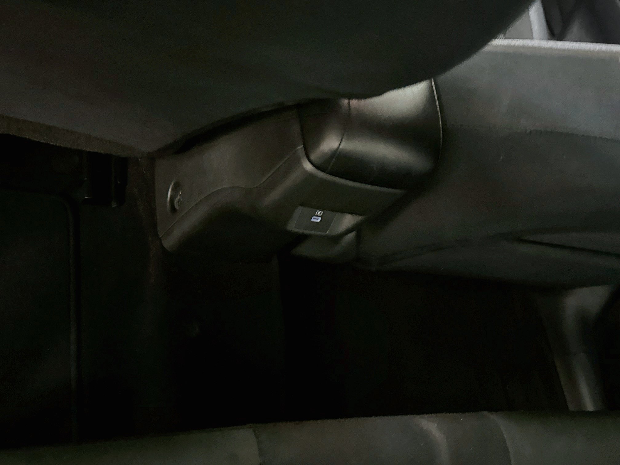 Used 2025 Nissan Versa SV FWD image 27