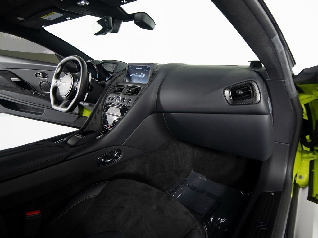 Used 2022 Aston Martin DBS Superleggera image 26
