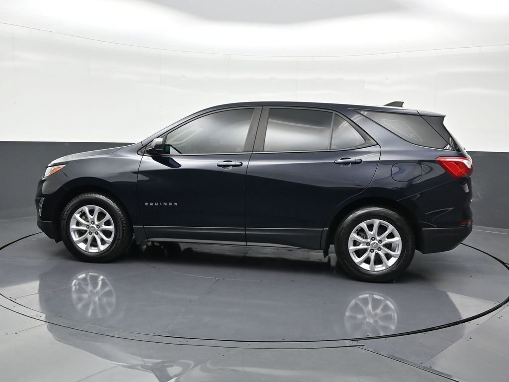 Used 2021 Chevrolet Equinox LS image 2