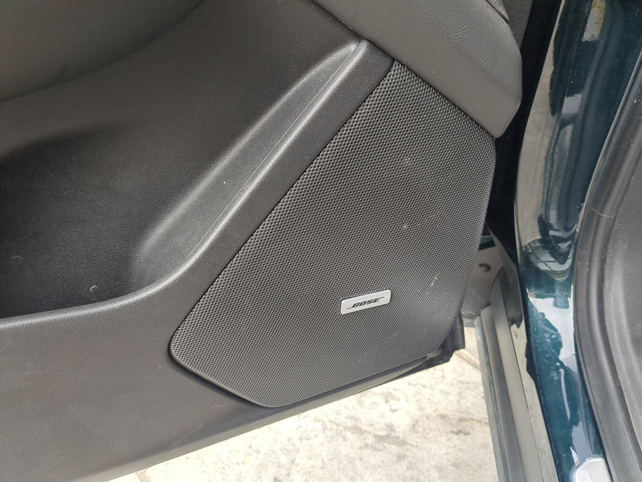Used 2025 Cadillac XT6 Luxury w/ LPO, Floor Liner Package AWD/4WD image 21