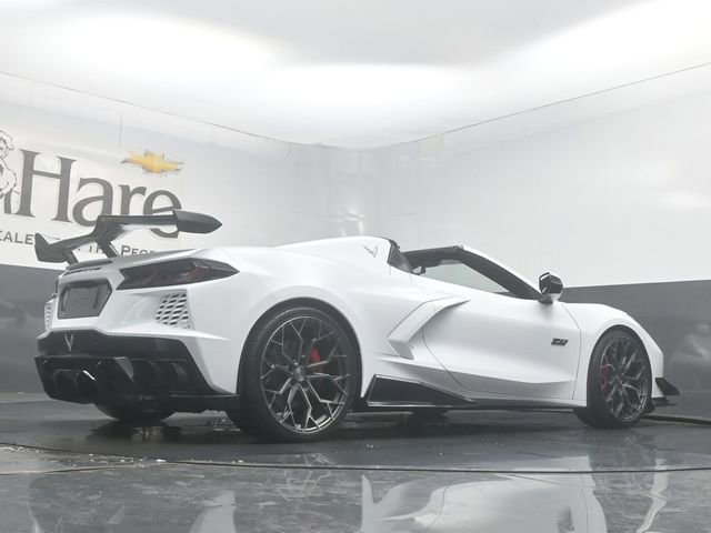 Used 2023 Chevrolet Corvette Stingray Convertible w/ Chrome Exterior Badge Package RWD image 32
