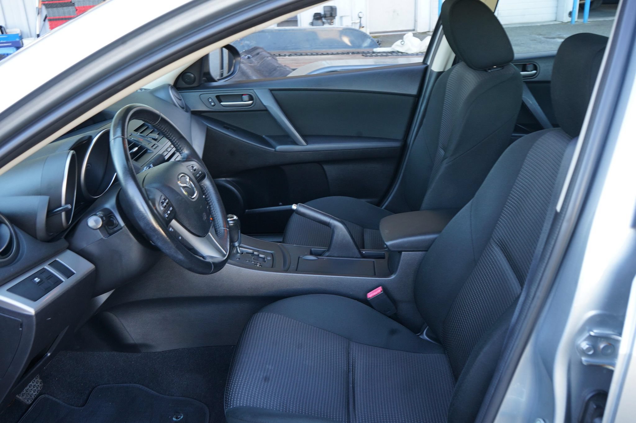 Used 2013 MAZDA MAZDA3 i Touring FWD image 16