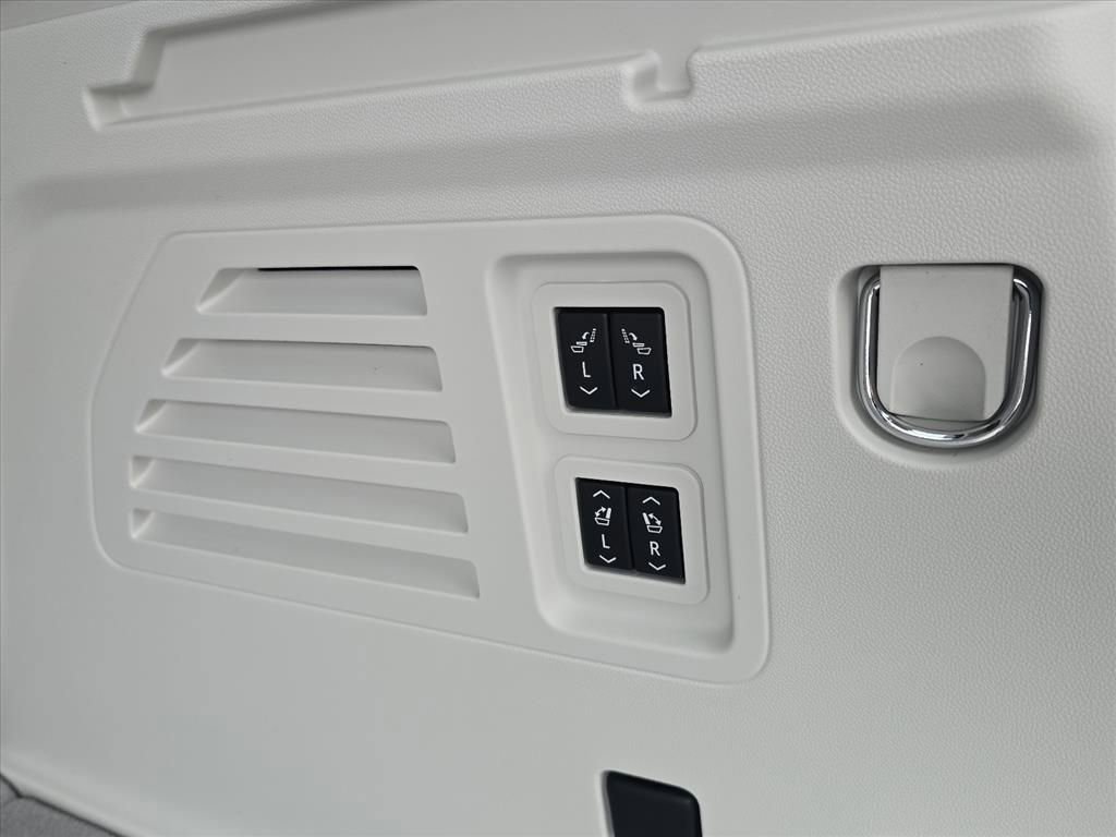 New 2026 GMC Acadia Denali w/ Super Cruise Package image 10