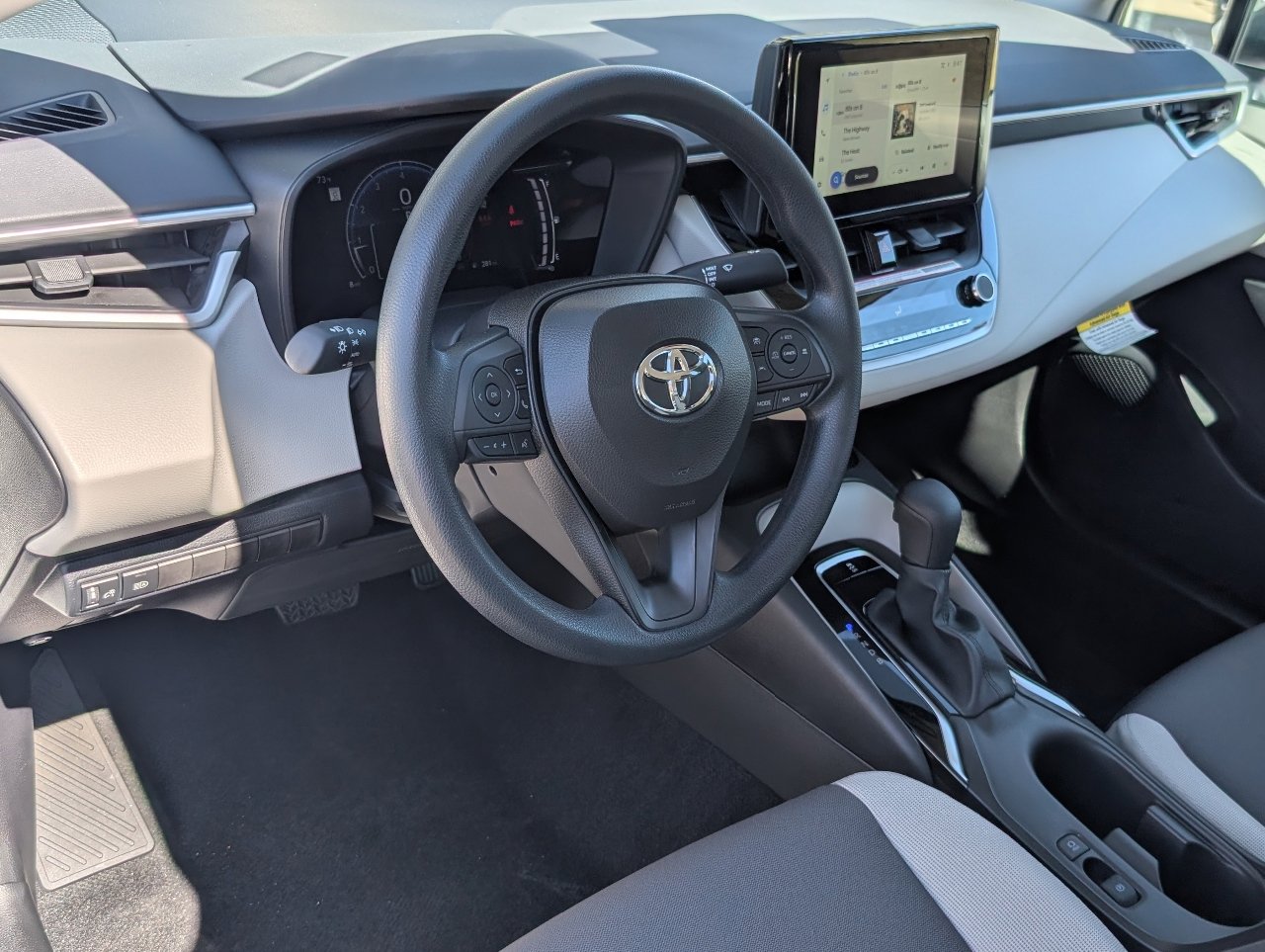 Used 2026 Toyota Corolla LE image 14