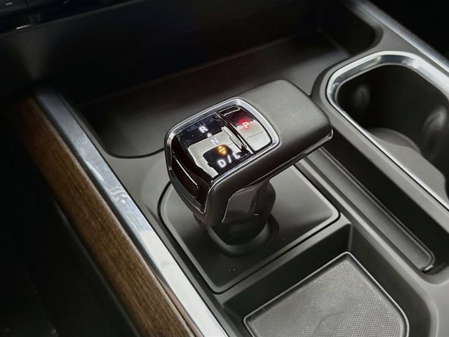 Used 2023 Chevrolet Silverado 1500 High Country AWD/4WD image 18