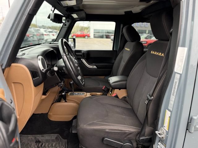 Used 2015 Jeep Wrangler Unlimited Sahara w/ Dual Top Group AWD/4WD image 11