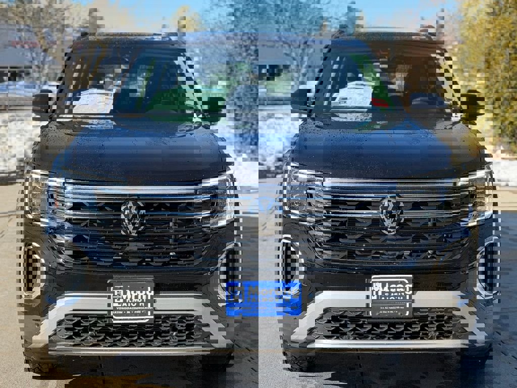 New 2026 Volkswagen Atlas Peak Edition image 3