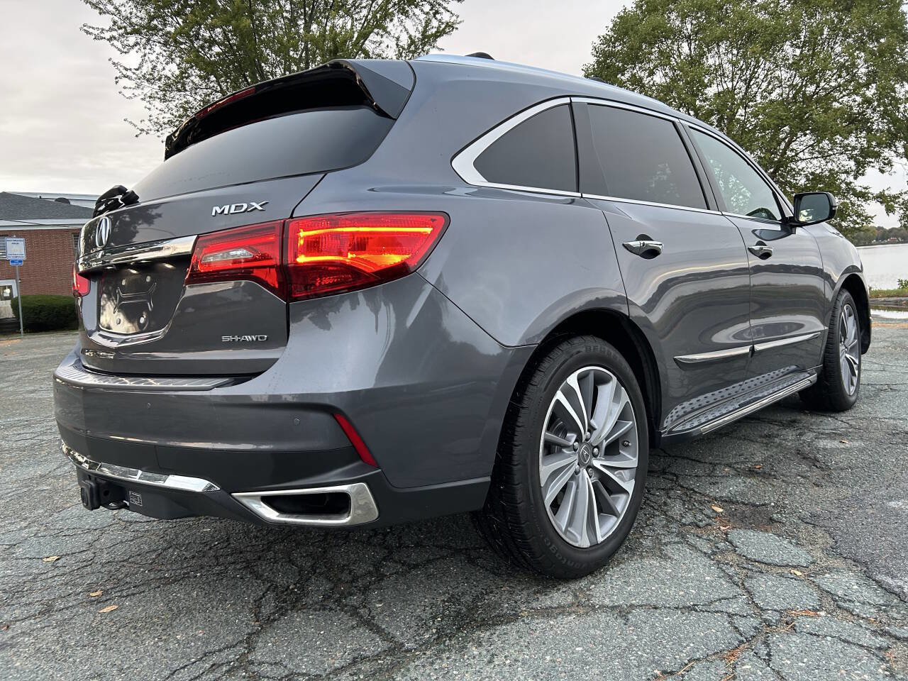 Used 2018 Acura MDX SH-AWD w/ Technology Package image 21