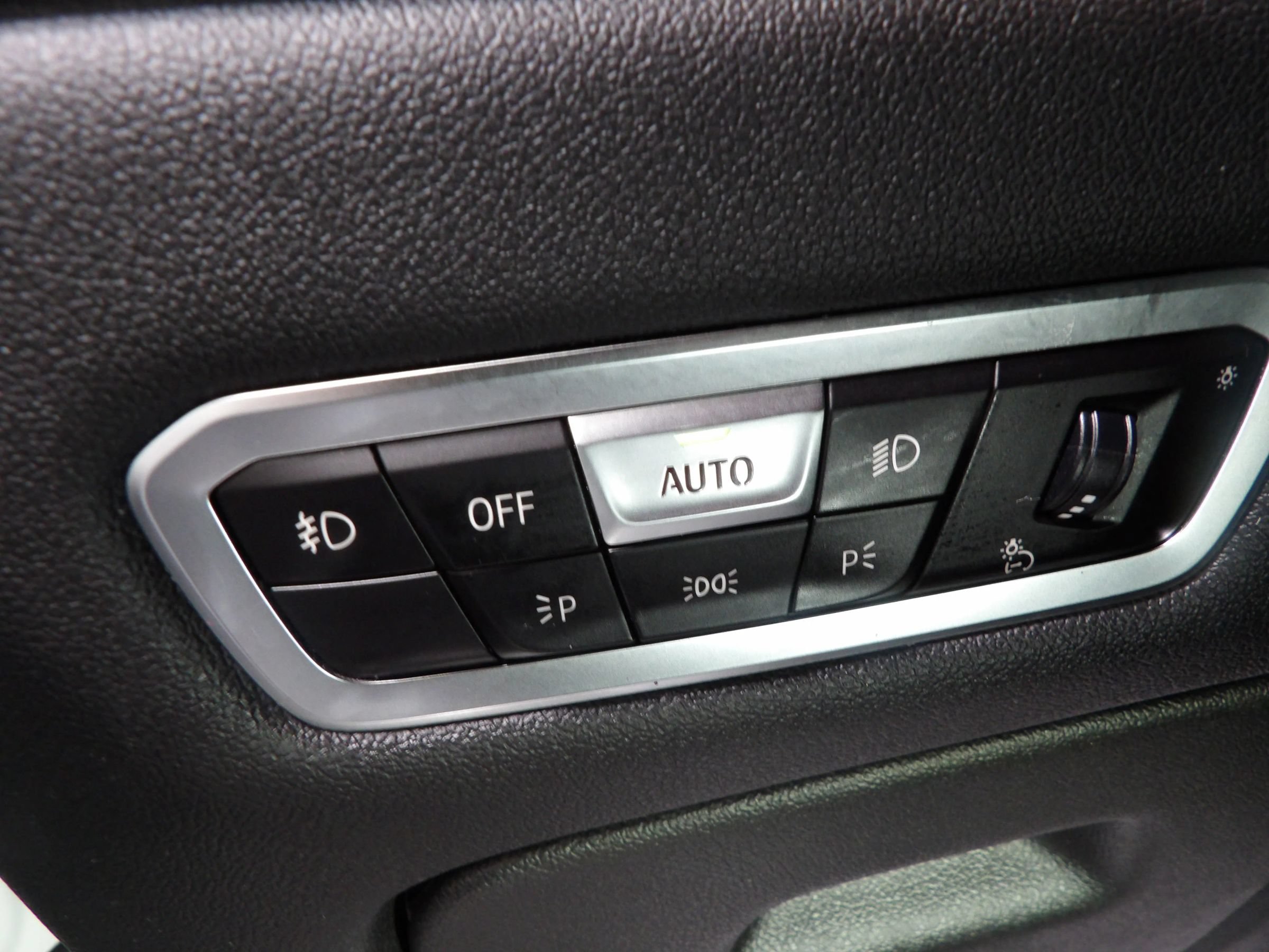 Used 2020 BMW X5 xDrive40i AWD/4WD image 32