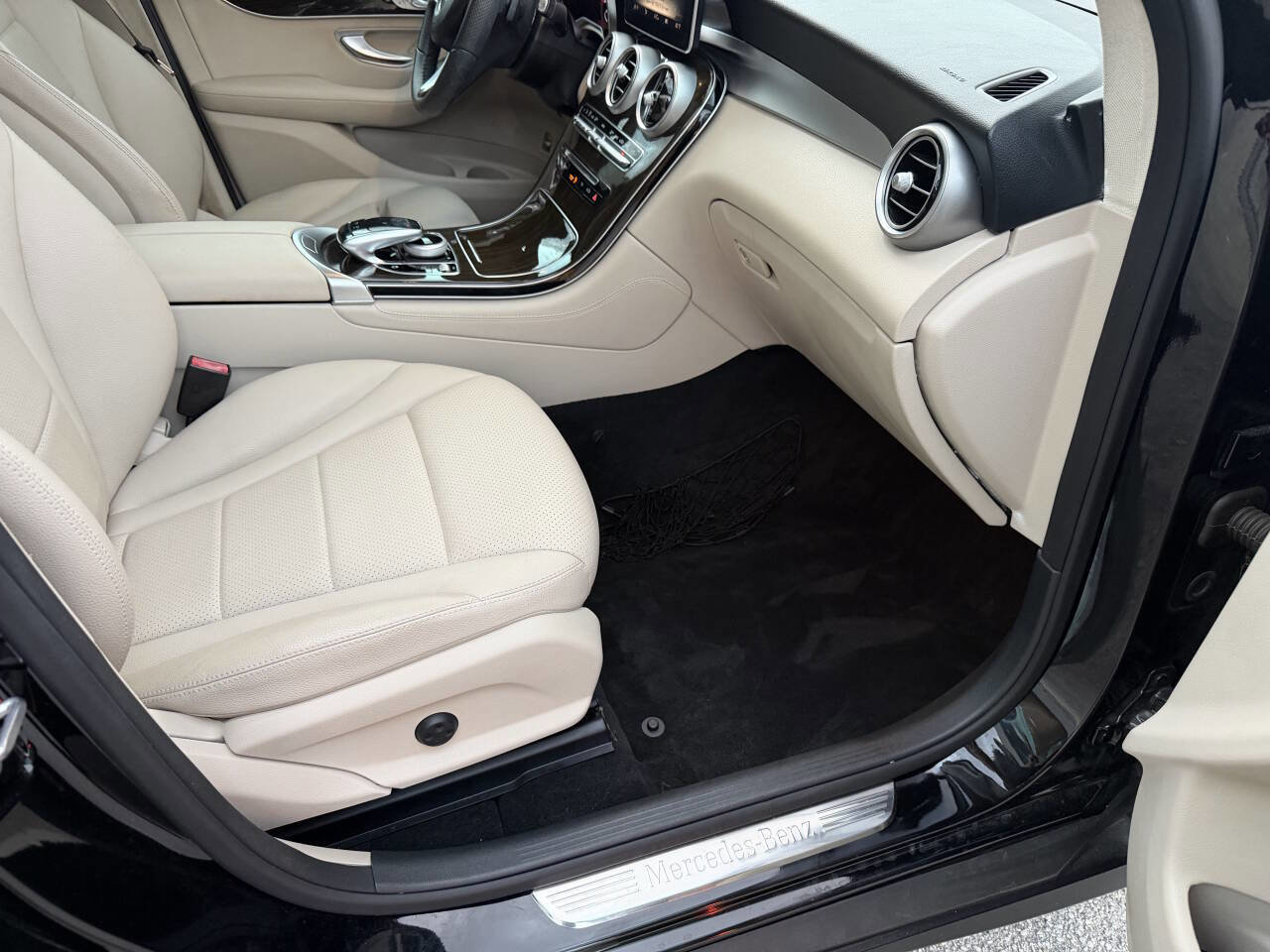 Used 2016 Mercedes-Benz GLC 300 image 22