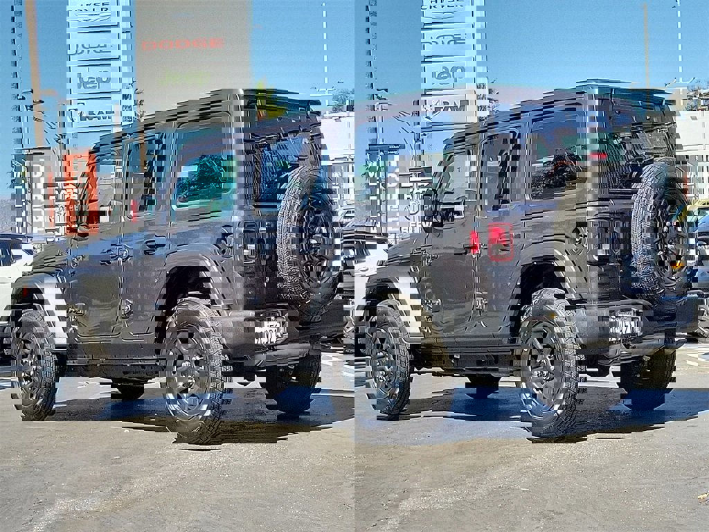 Used 2022 Jeep Wrangler Unlimited Sport image 2