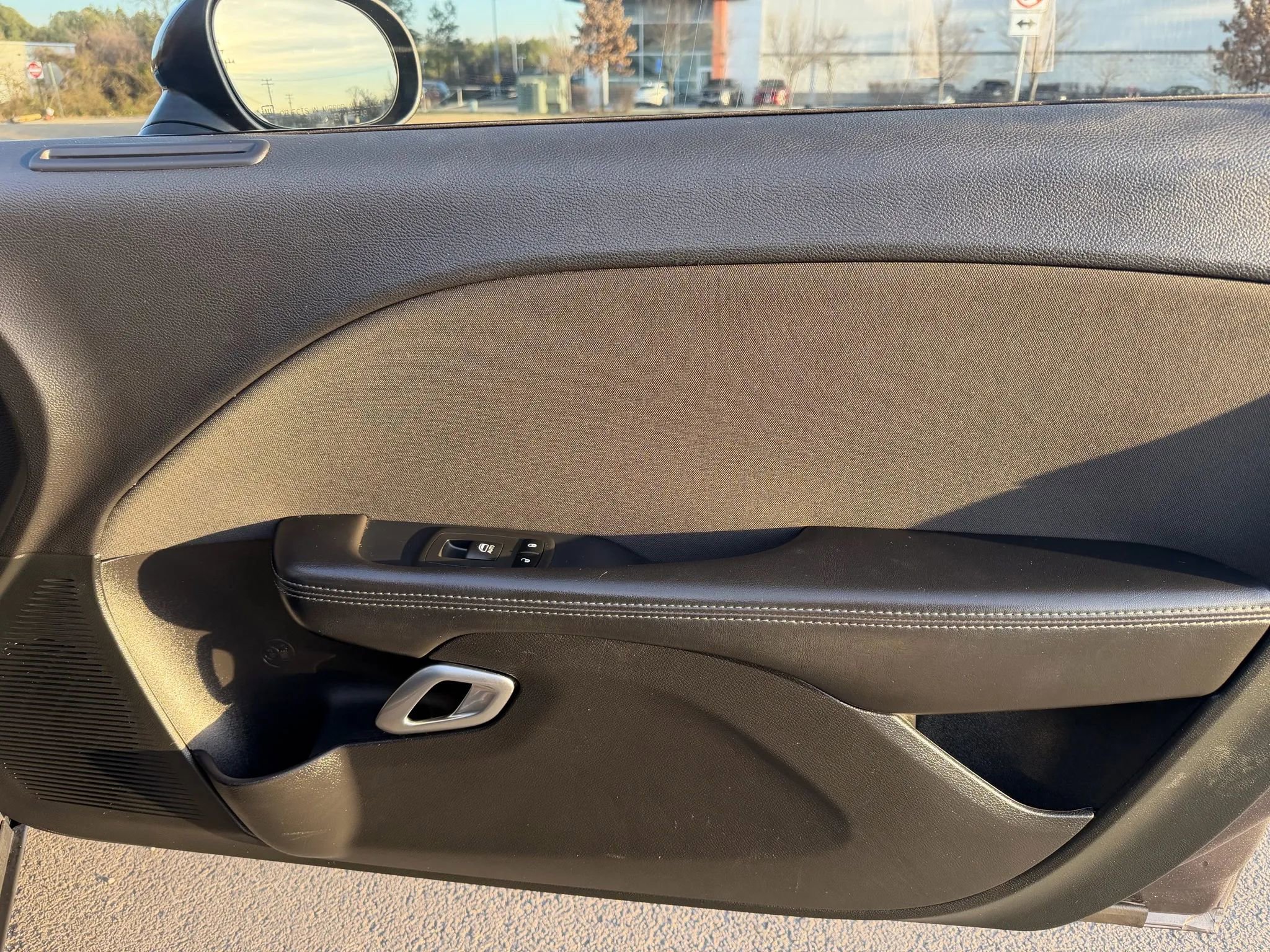 Used 2019 Dodge Challenger SXT image 30