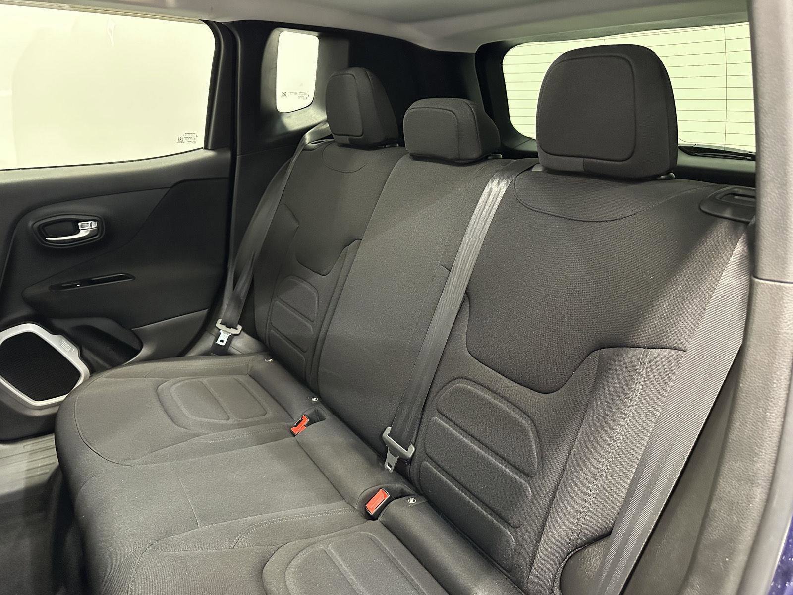 Used 2018 Jeep Renegade Latitude w/ Cold Weather Group AWD/4WD image 25