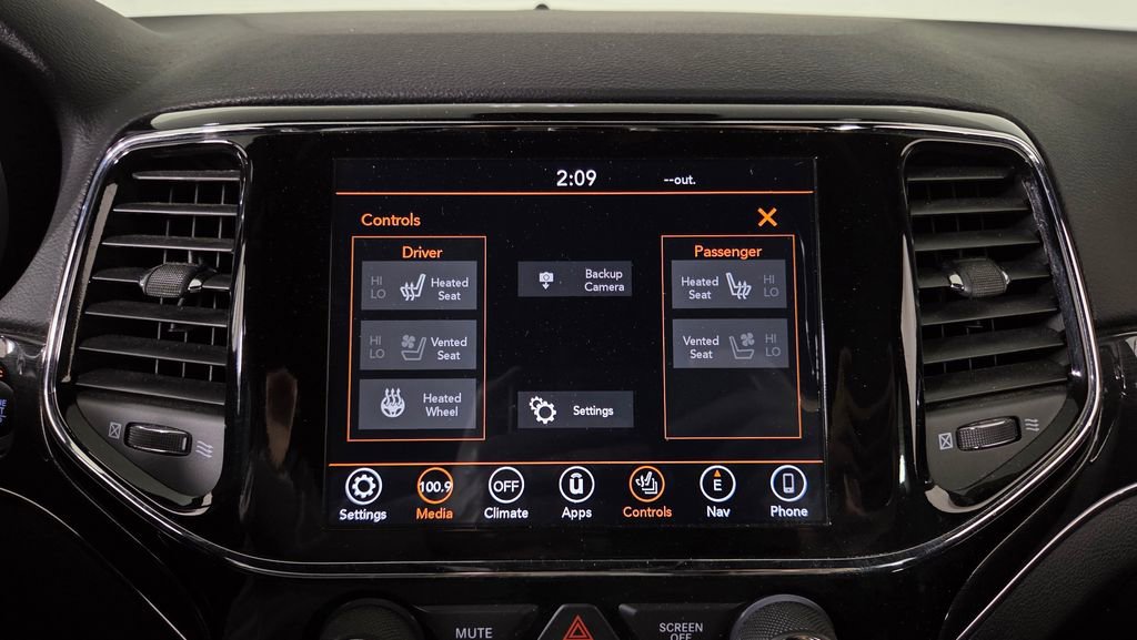 Used 2019 Jeep Grand Cherokee Trailhawk w/ Trailhawk Luxury Group AWD/4WD image 25