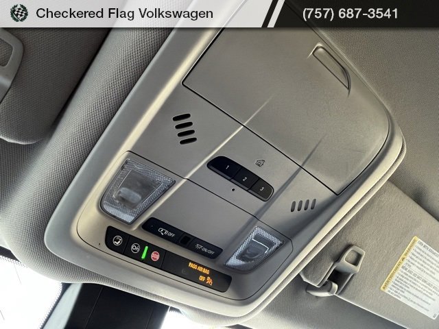 Used 2020 Chevrolet Equinox LT w/ Midnight Edition image 21