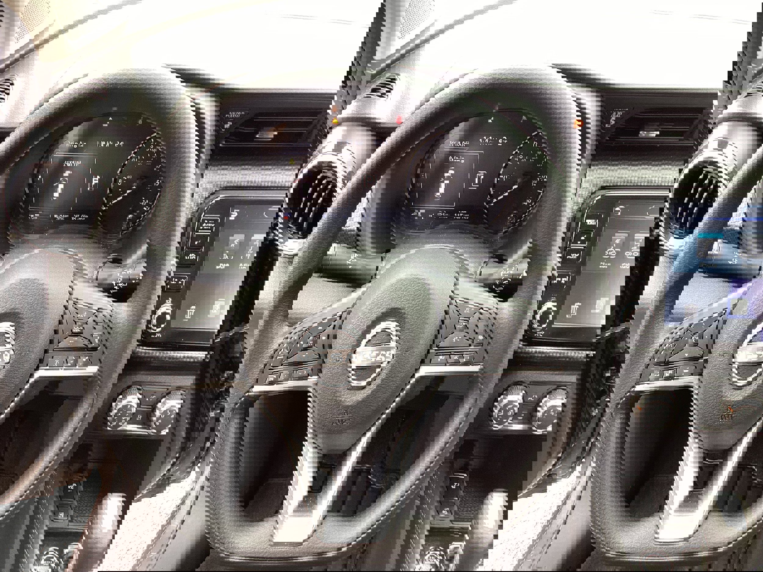 Used 2024 Nissan Kicks SV w/ Interior Electronics Package image 16