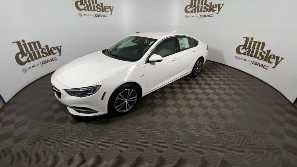 Certified 2018 Buick Regal Essence w/ Driver Confidence Package #1 AWD/4WD image 4