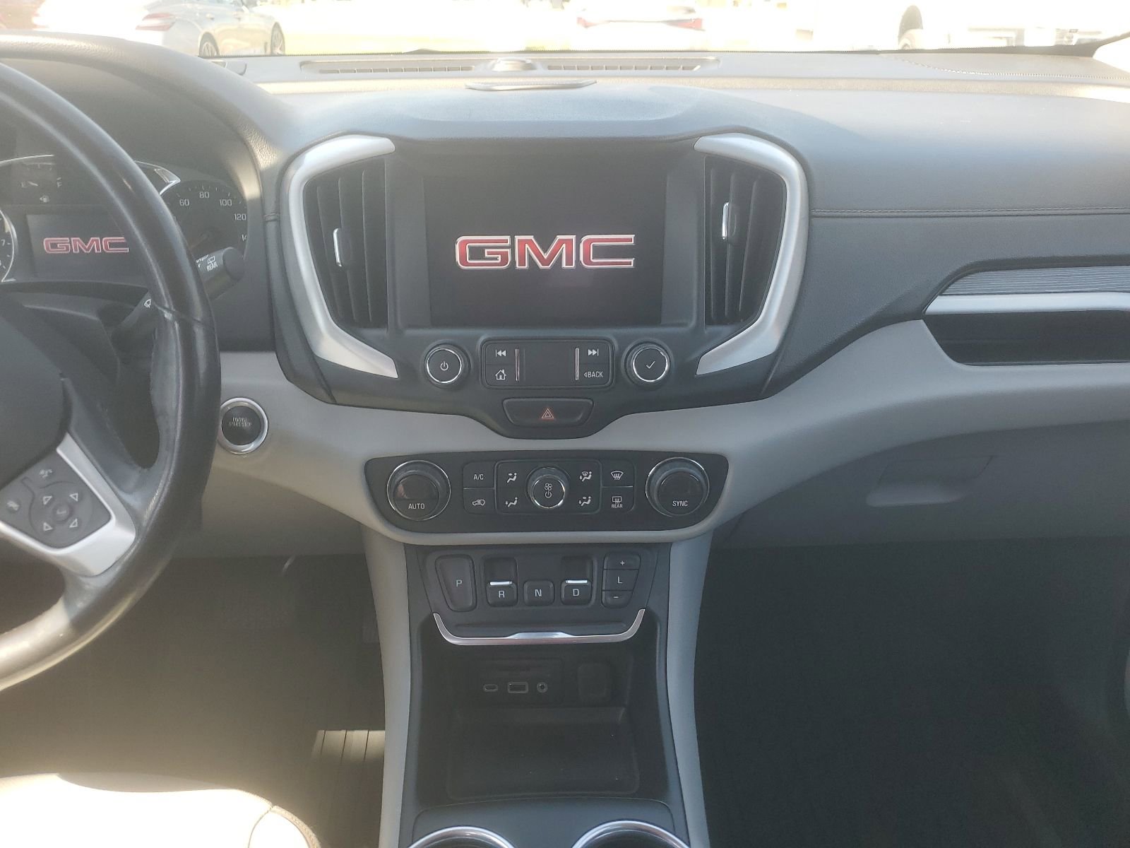 Used 2020 GMC Terrain SLT w/ Preferred Package image 10