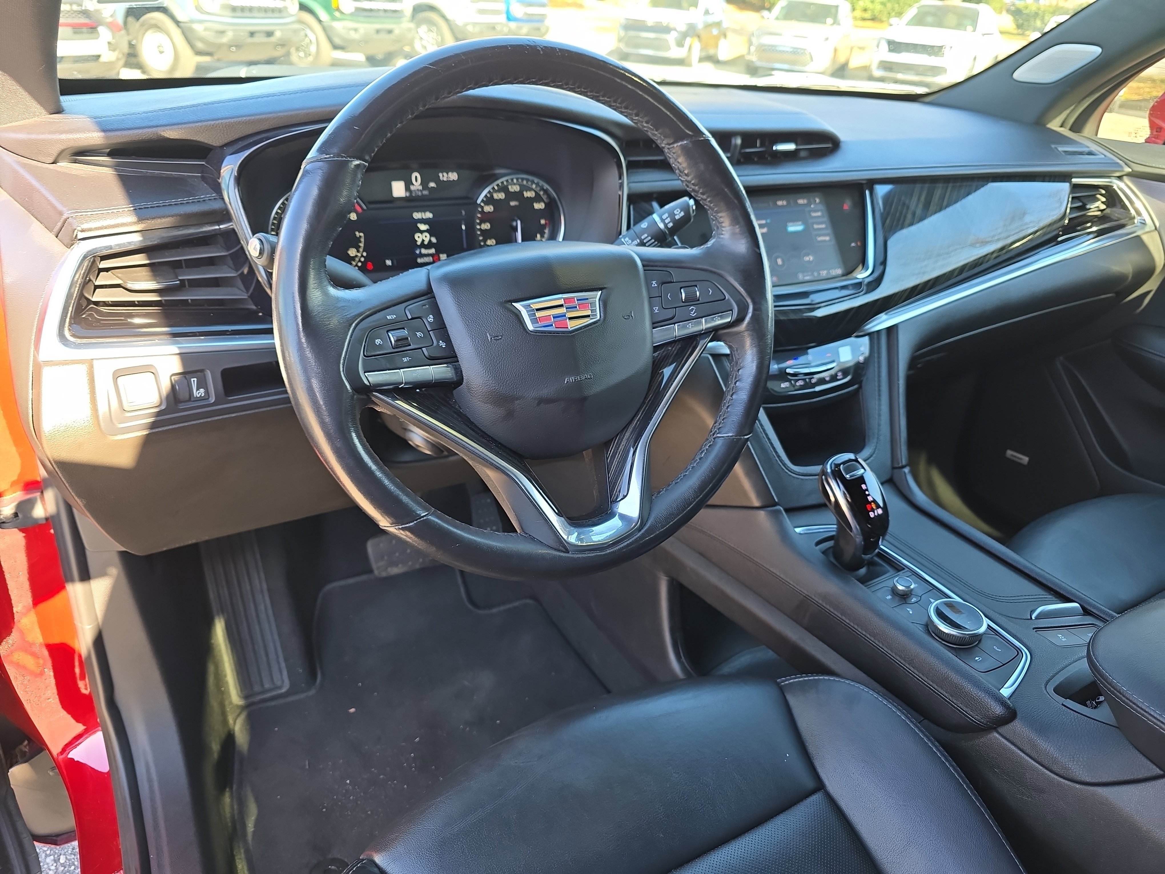 Used 2023 Cadillac XT6 Premium Luxury image 18