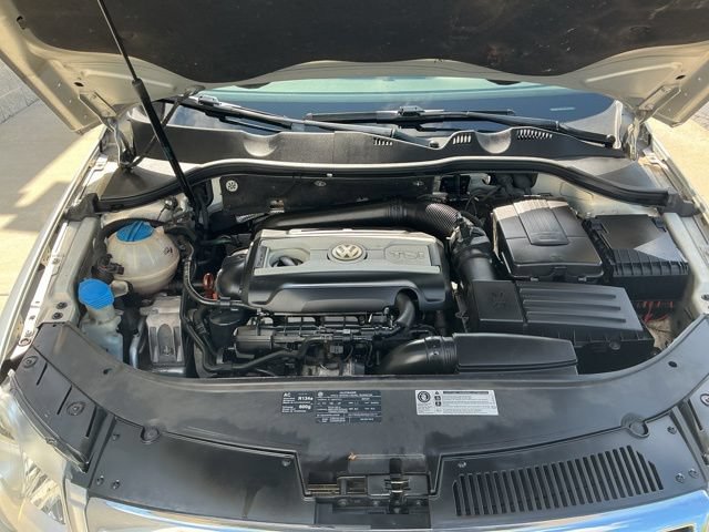 Used 2010 Volkswagen Passat Komfort FWD image 23