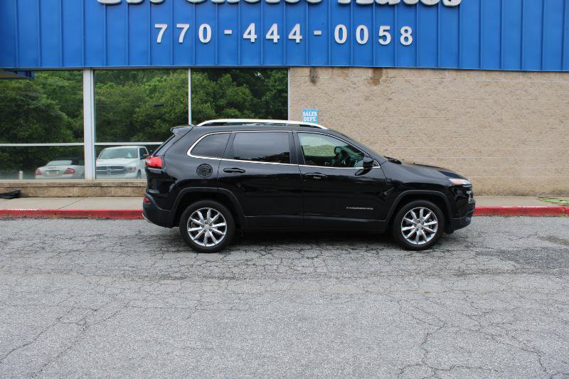 Used 2018 Jeep Cherokee Limited w/ Technology Group FWD image 19
